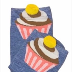 NWOT adorable pair of cupcake socks